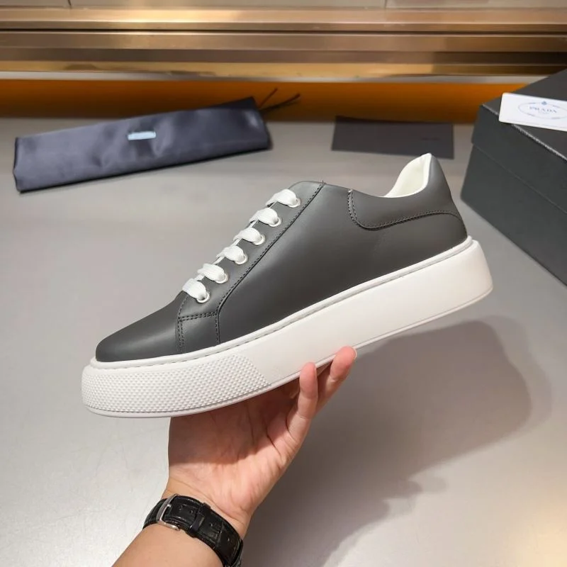 Prada Low Shoes OdorResistant 33905