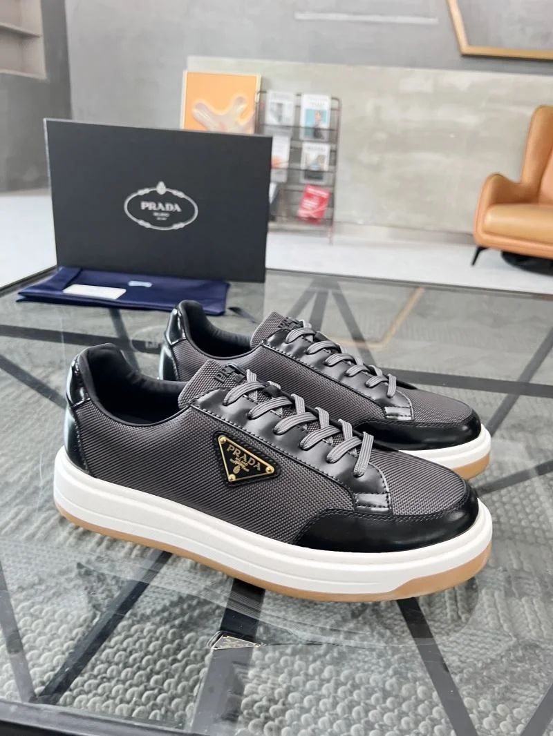 Prada Low Shoes ComfortFit 33894