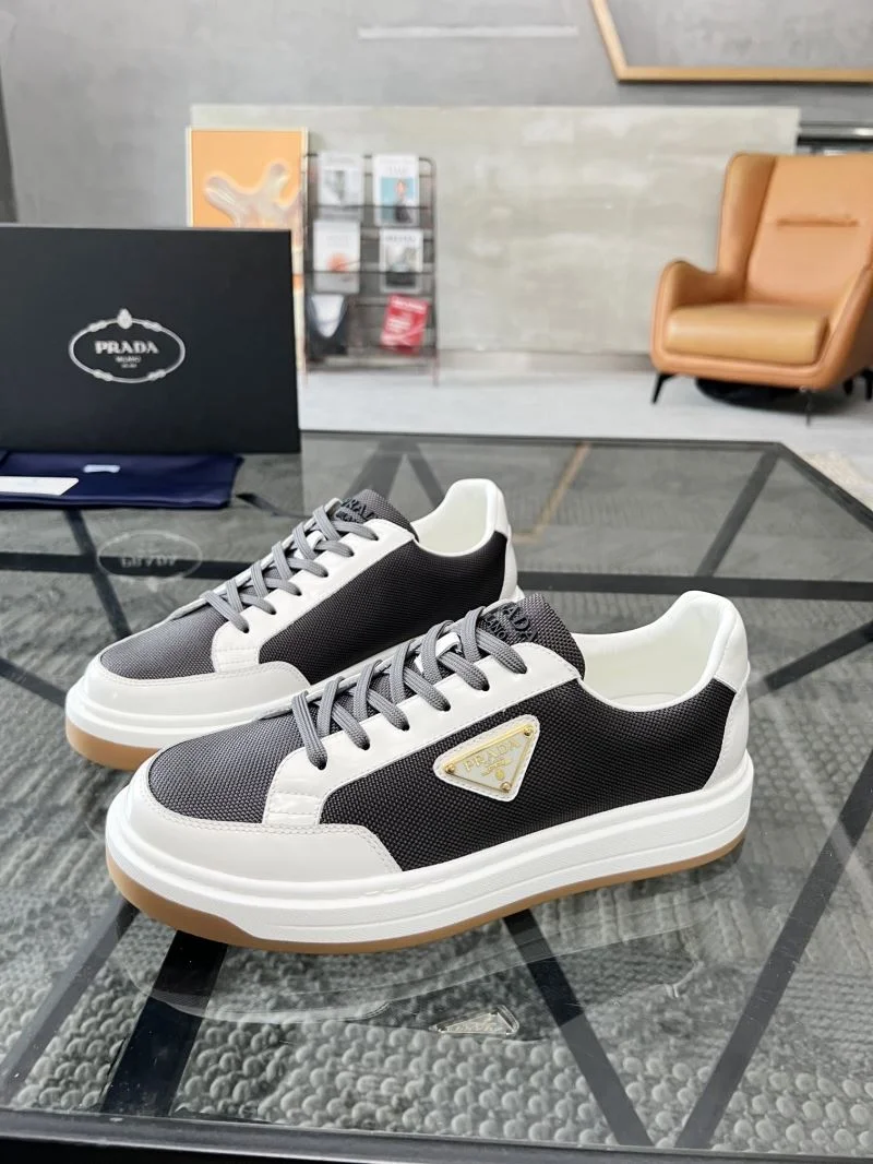 Prada Low Shoes ZipUp 33874