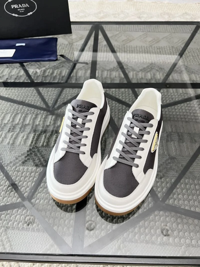 Prada Low Shoes ZipUp 33874