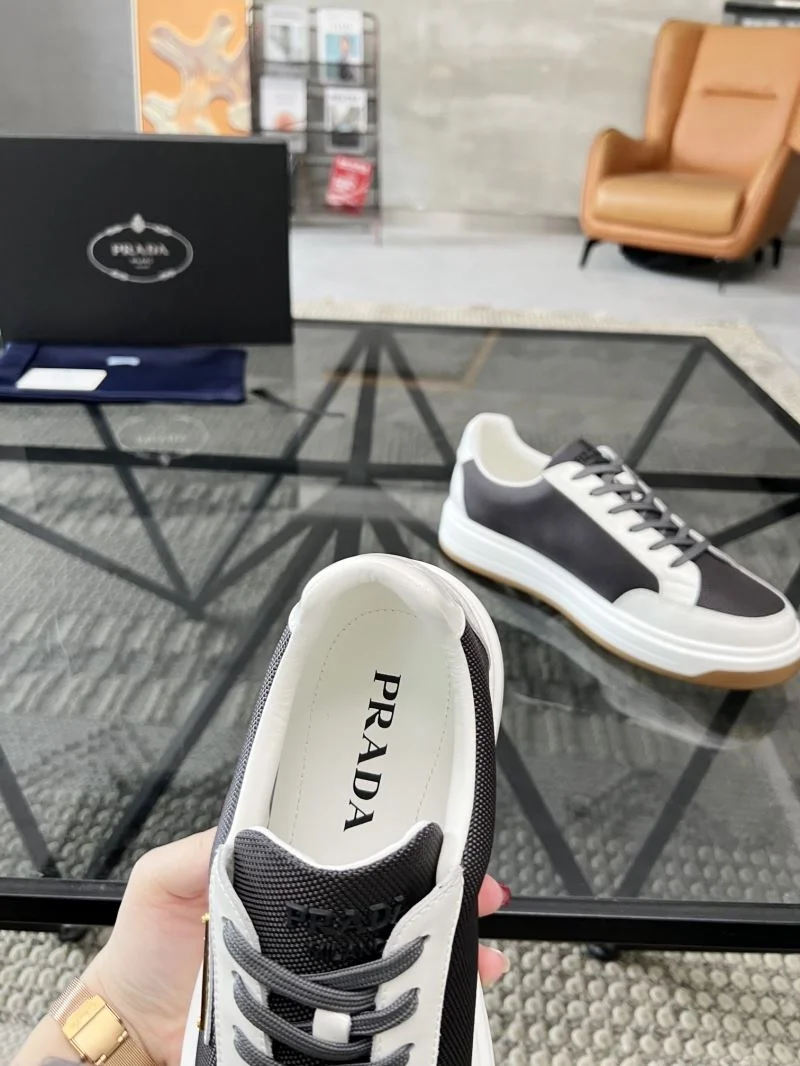Prada Low Shoes ZipUp 33874