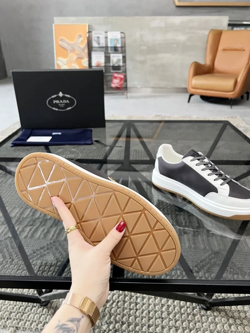 Prada Low Shoes ZipUp 33874
