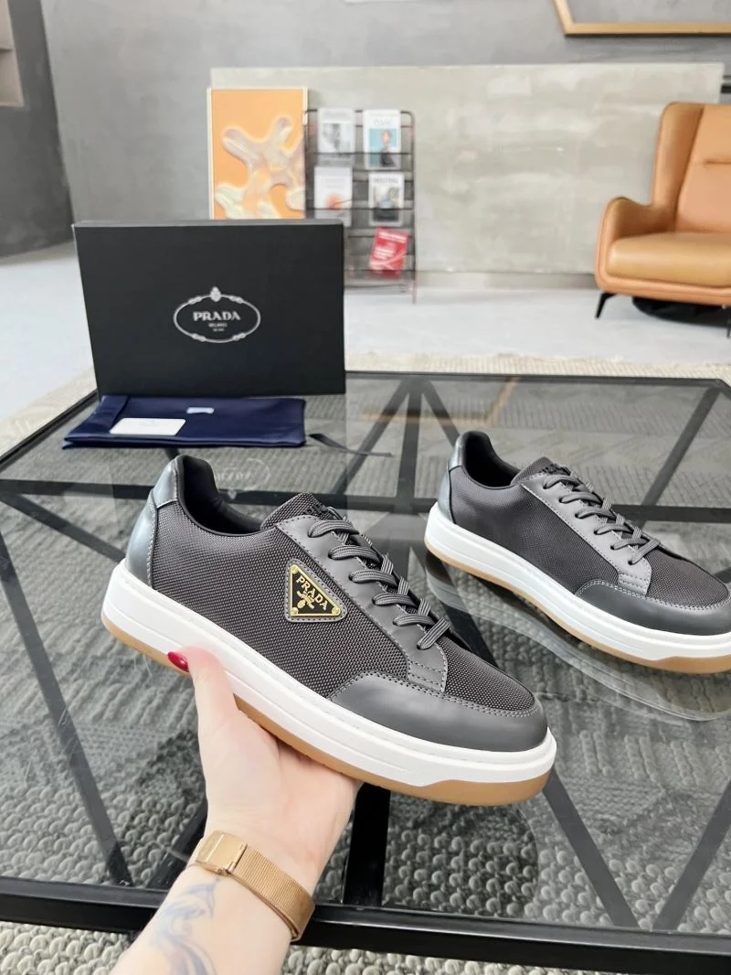Prada Low Shoes Reliable 33893