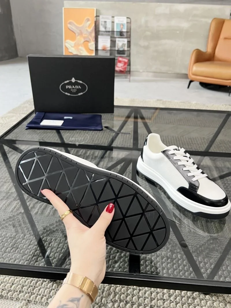 Prada Low Shoes Contemporary 33901