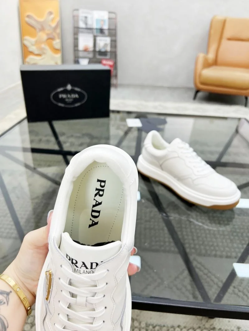 Prada Low Shoes Functional 33886
