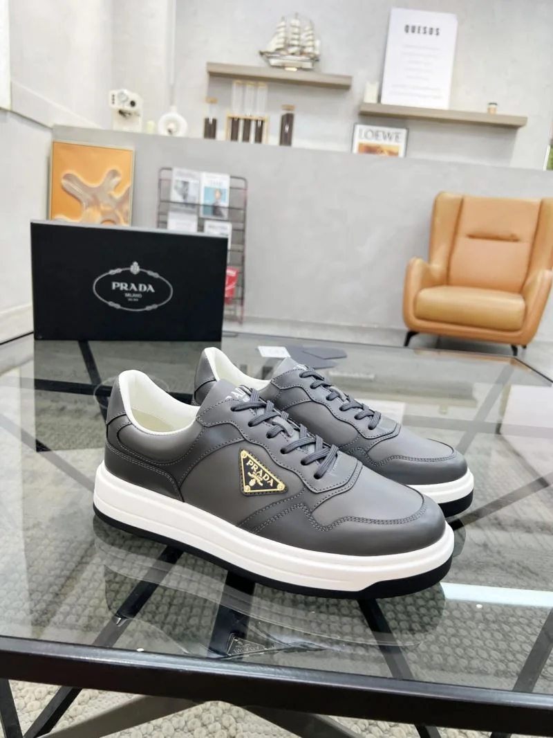 Durable Prada Low Shoes 33898