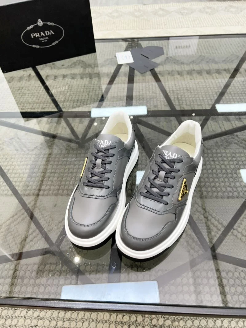 Durable Prada Low Shoes 33898