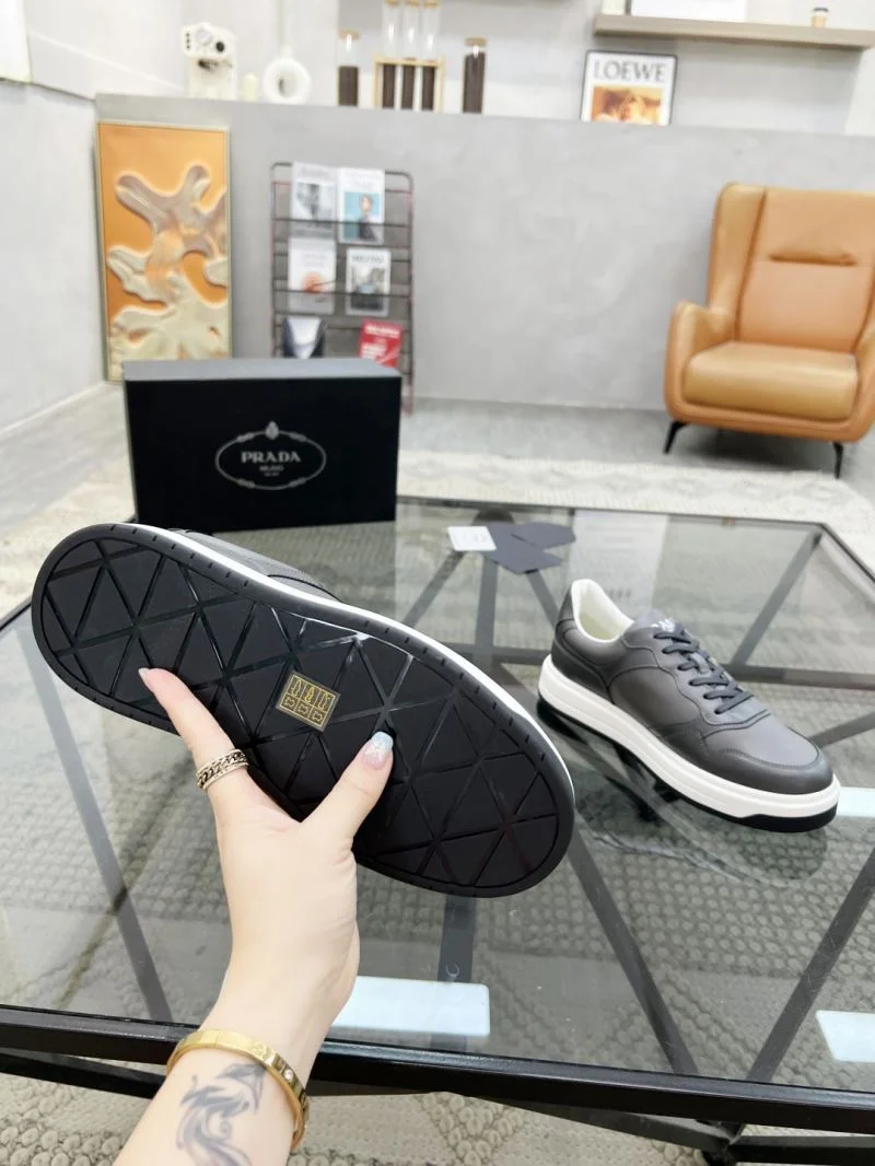 Durable Prada Low Shoes 33898