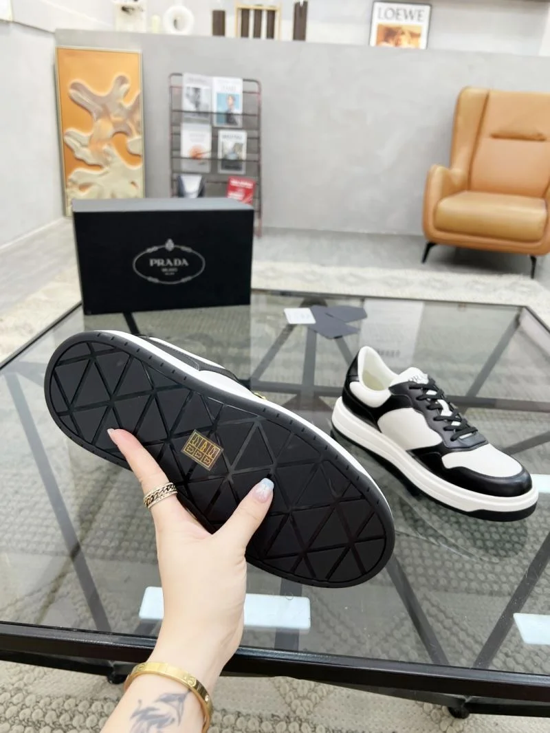 Prada Low Shoes Unique 33868