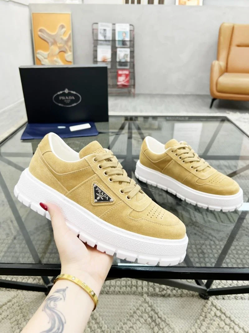 Compact Prada Low Shoes 33861