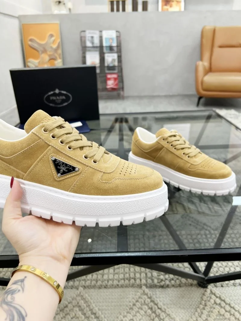 Compact Prada Low Shoes 33861