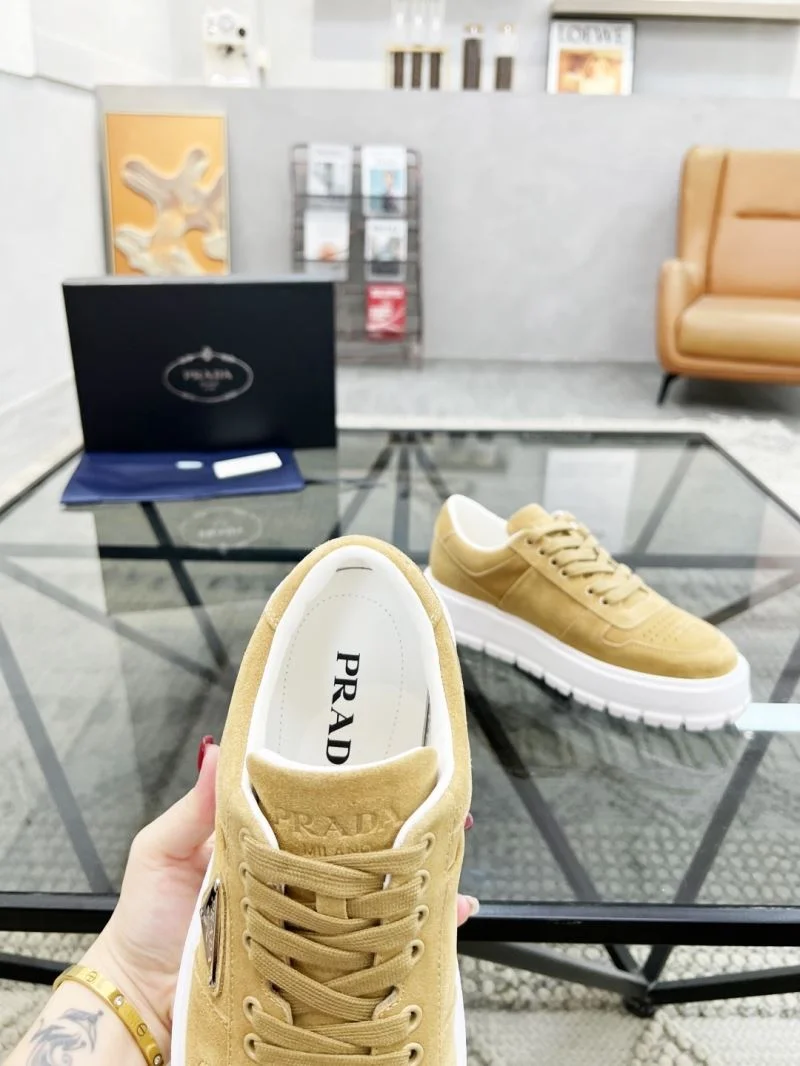 Compact Prada Low Shoes 33861