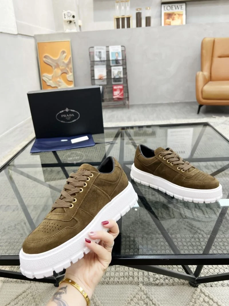 Prada Low Shoes Compact 33852