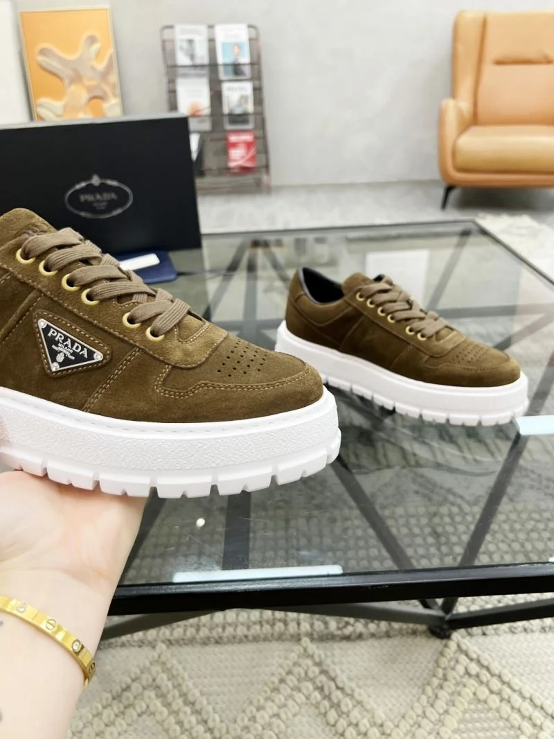 Prada Low Shoes Compact 33852