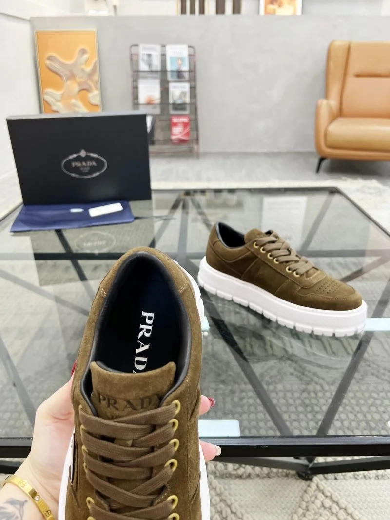 Prada Low Shoes Compact 33852