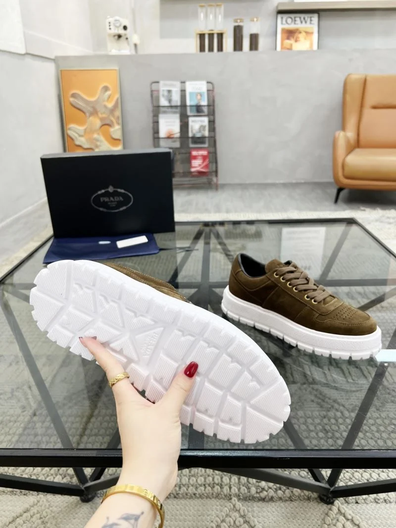 Prada Low Shoes Compact 33852