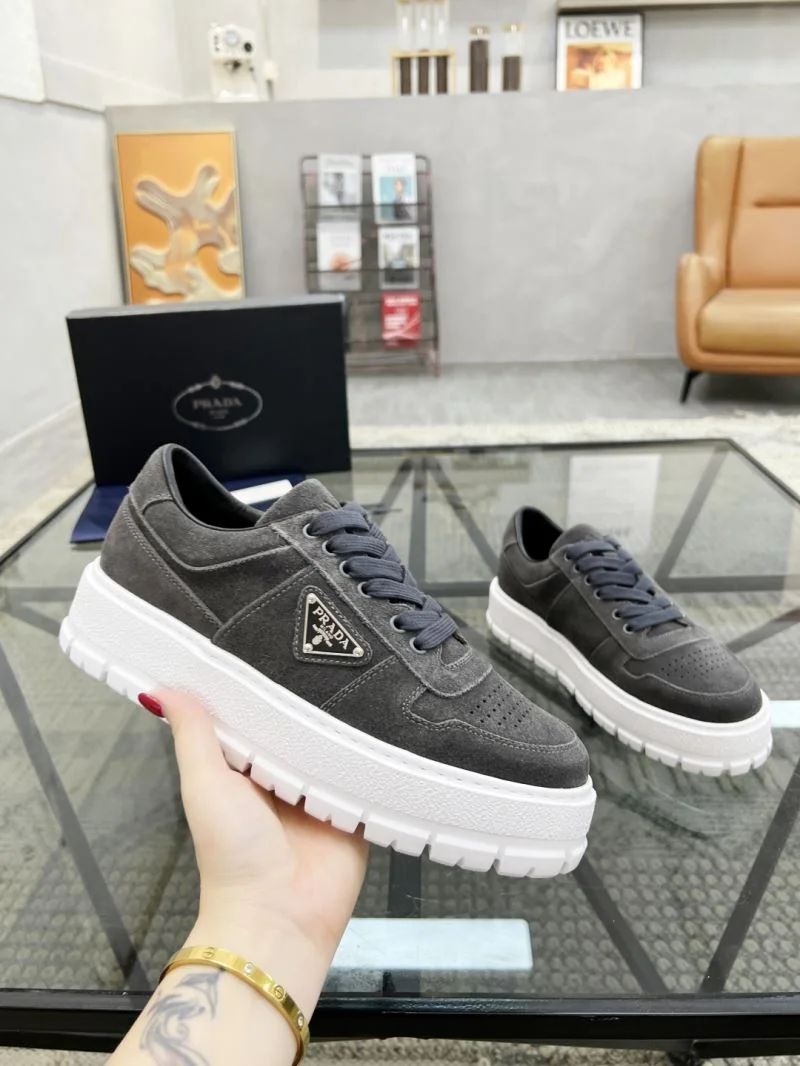 Bold Prada Low Shoes 33853