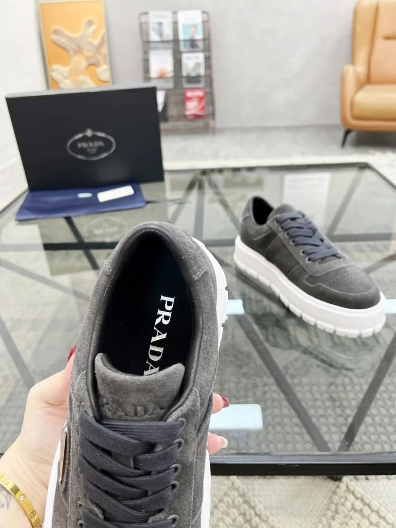 Bold Prada Low Shoes 33853