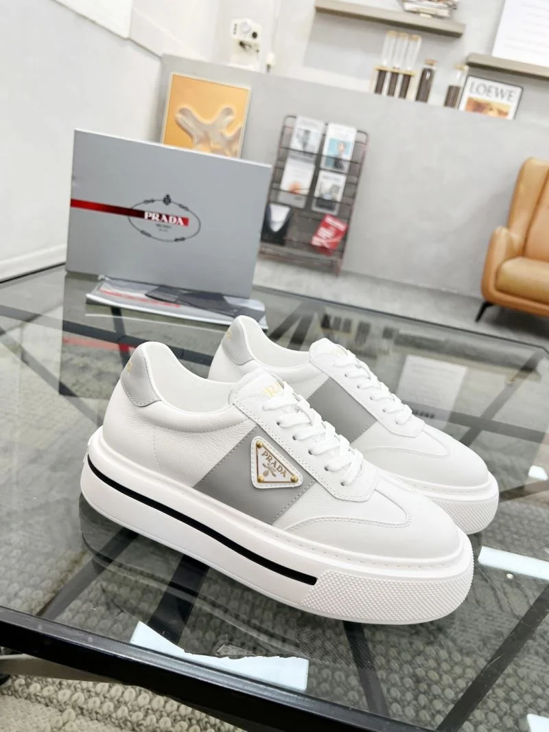 Prada Low Shoes Stretchable 33860