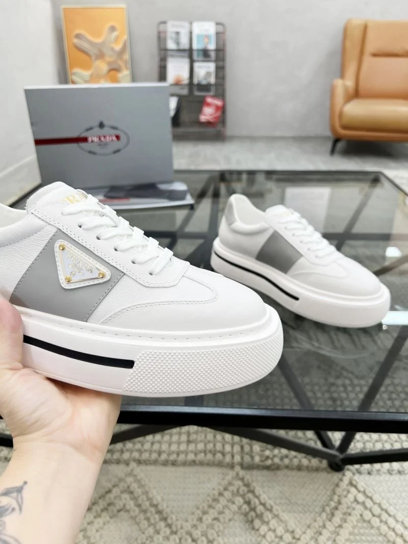 Prada Low Shoes Stretchable 33860