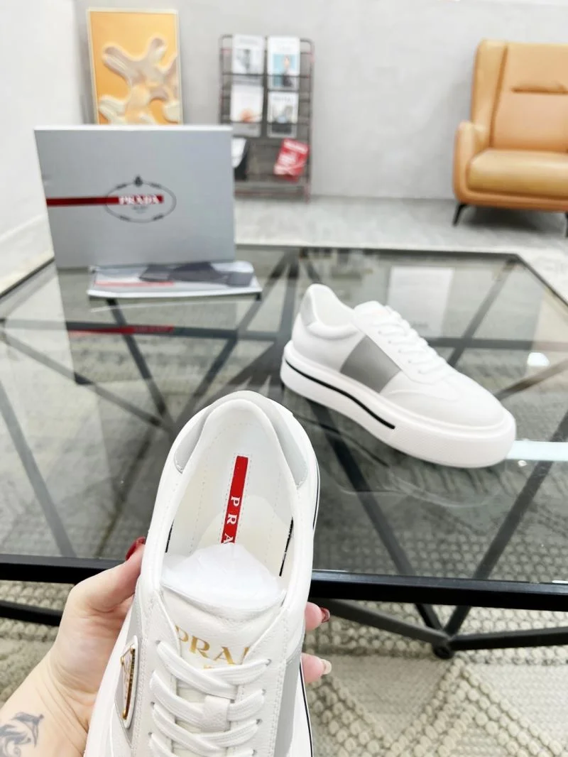 Prada Low Shoes Stretchable 33860