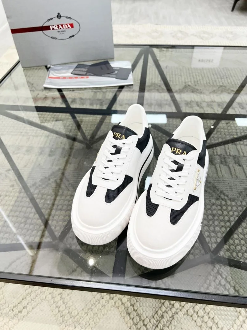 Supportive Prada Low Shoes 33840