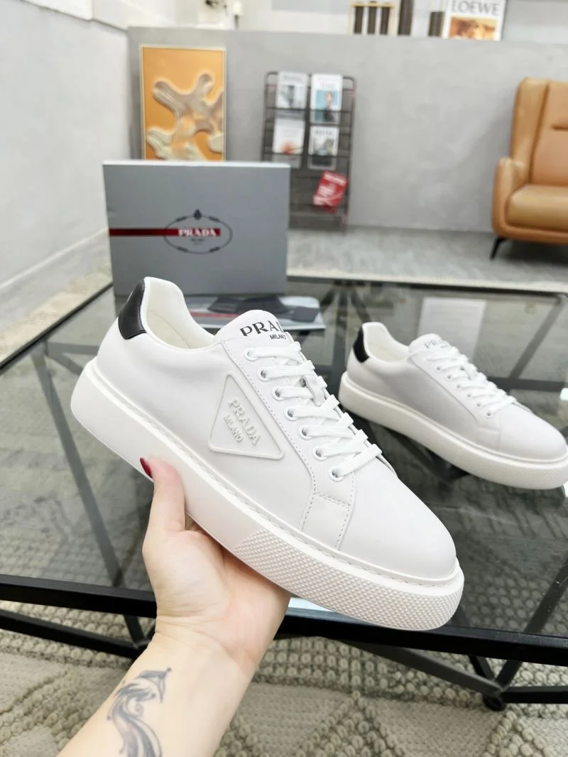 Prada Low Shoes Comfortable 33832