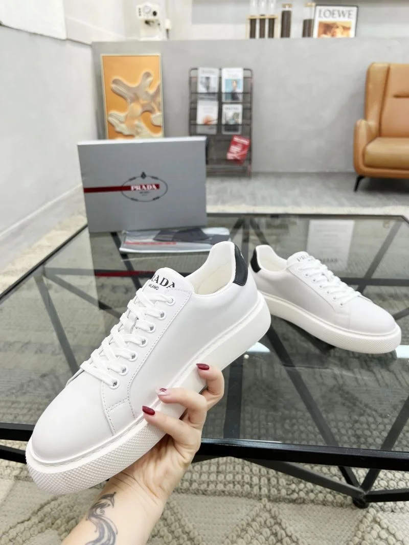 Prada Low Shoes Comfortable 33832