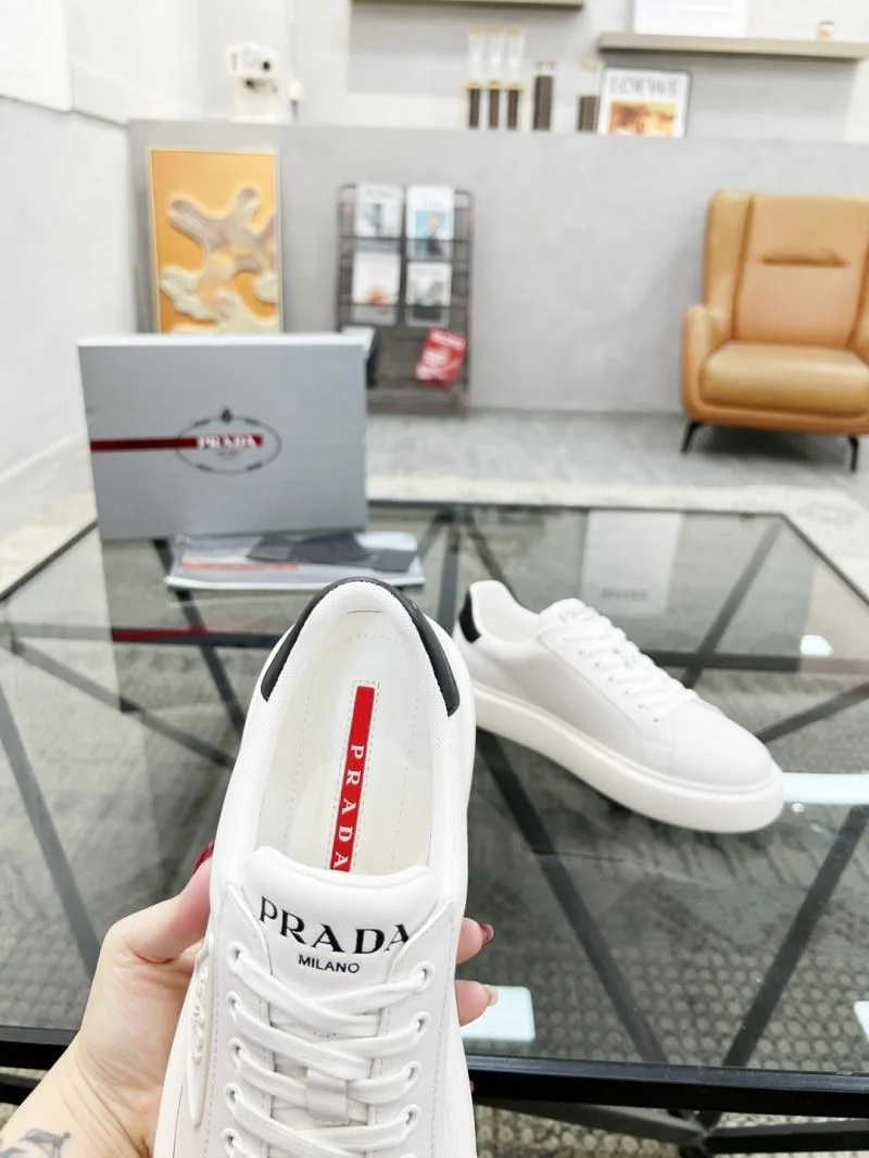 Prada Low Shoes Comfortable 33832