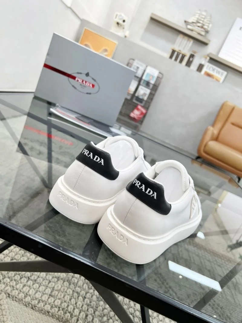 Prada Low Shoes Comfortable 33832
