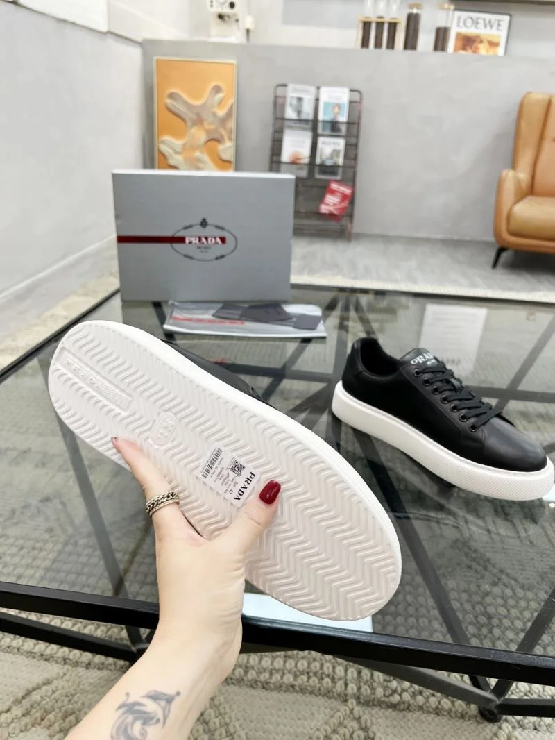 UrbanChic Prada Low Shoes 33833