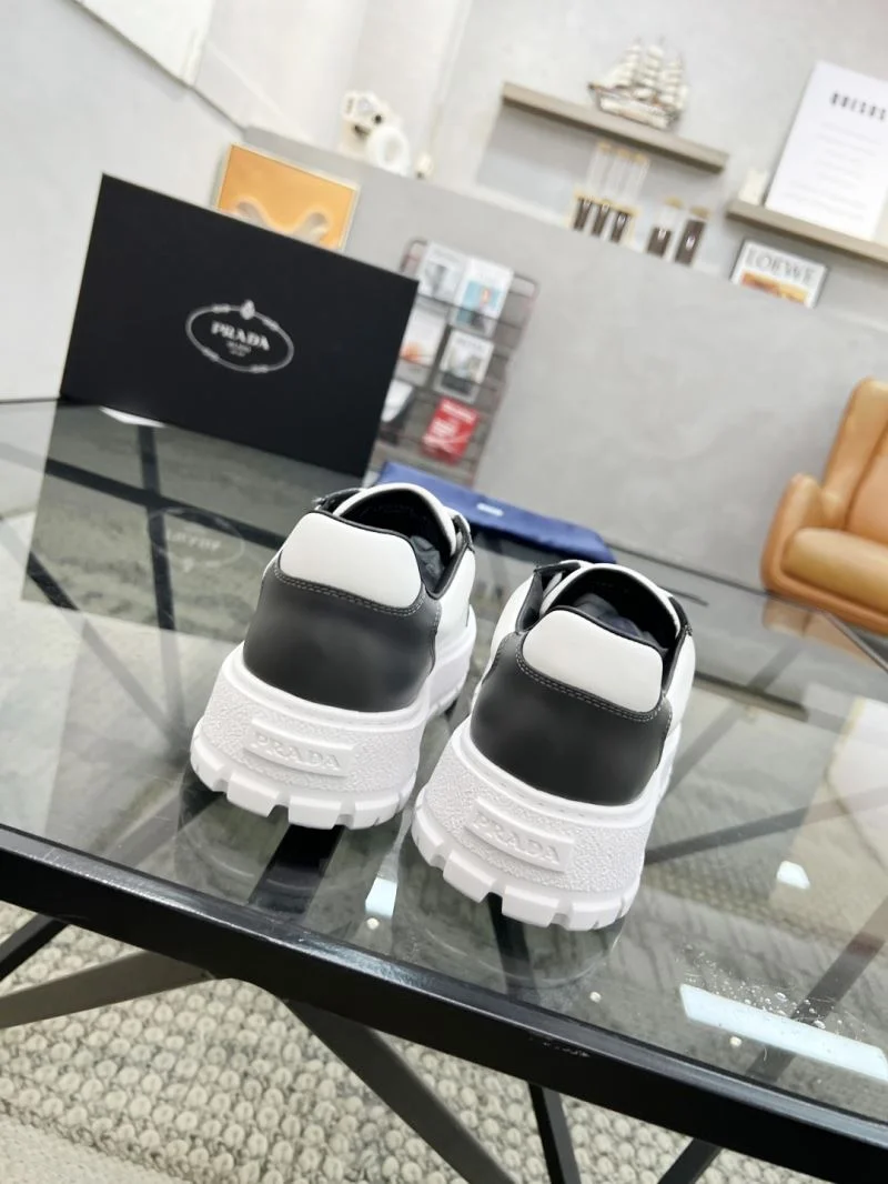 Prada Low Shoes WaterResistant 33583