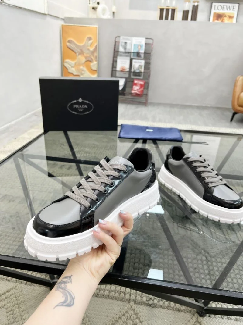 Prada Low Shoes Trendy 33810