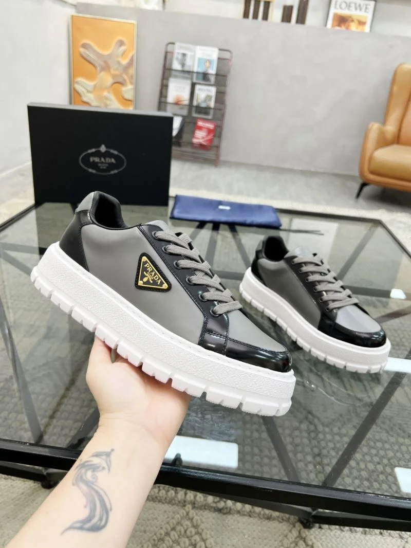 Prada Low Shoes Trendy 33810
