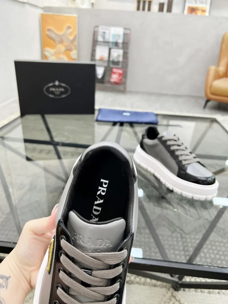 Prada Low Shoes Trendy 33810