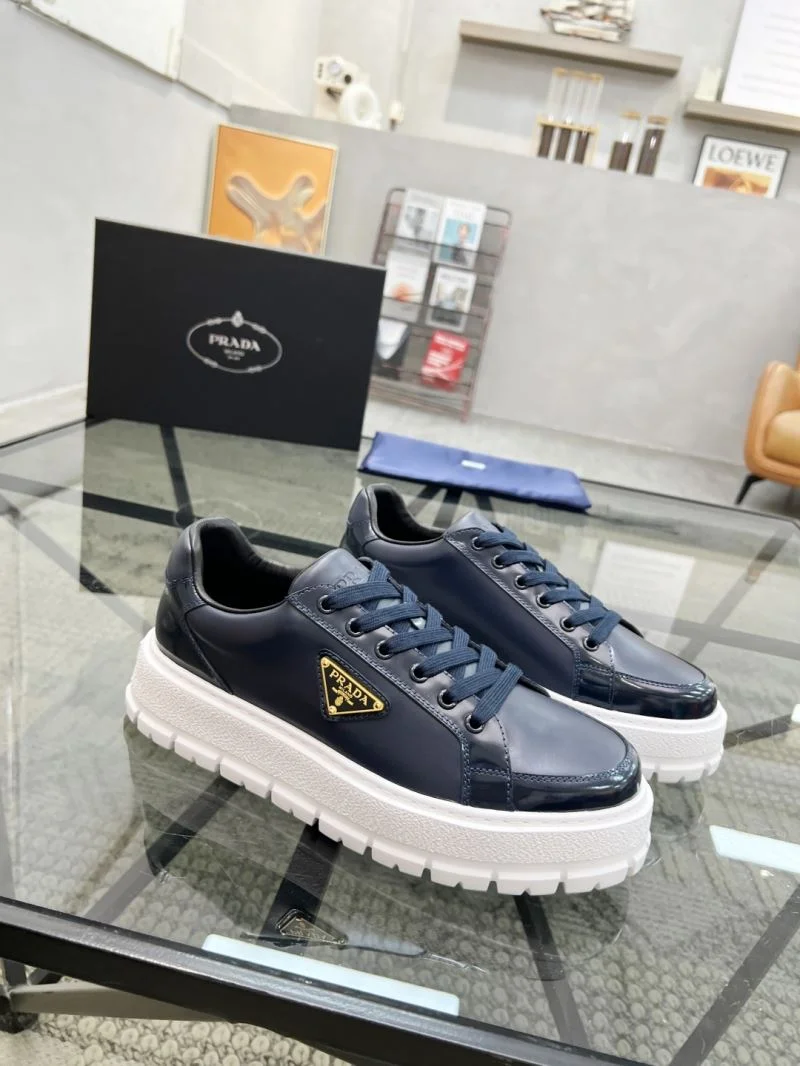 Prada Low Shoes EyeCatching 33805