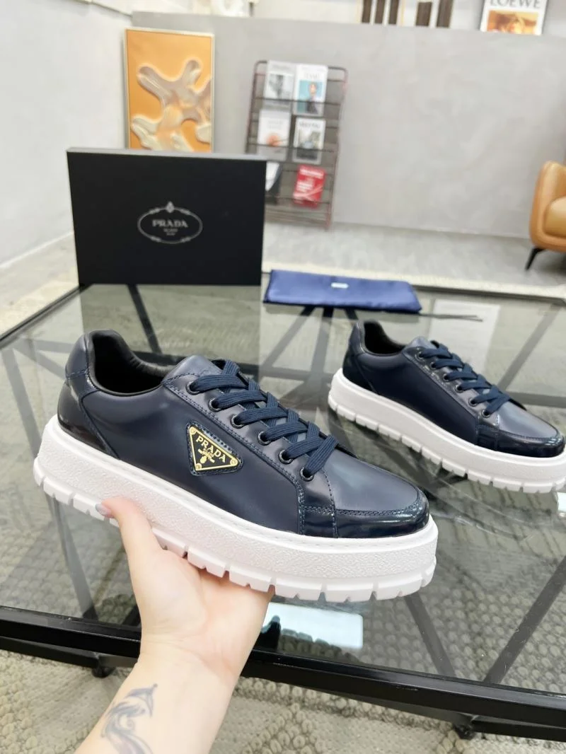 Prada Low Shoes EyeCatching 33805