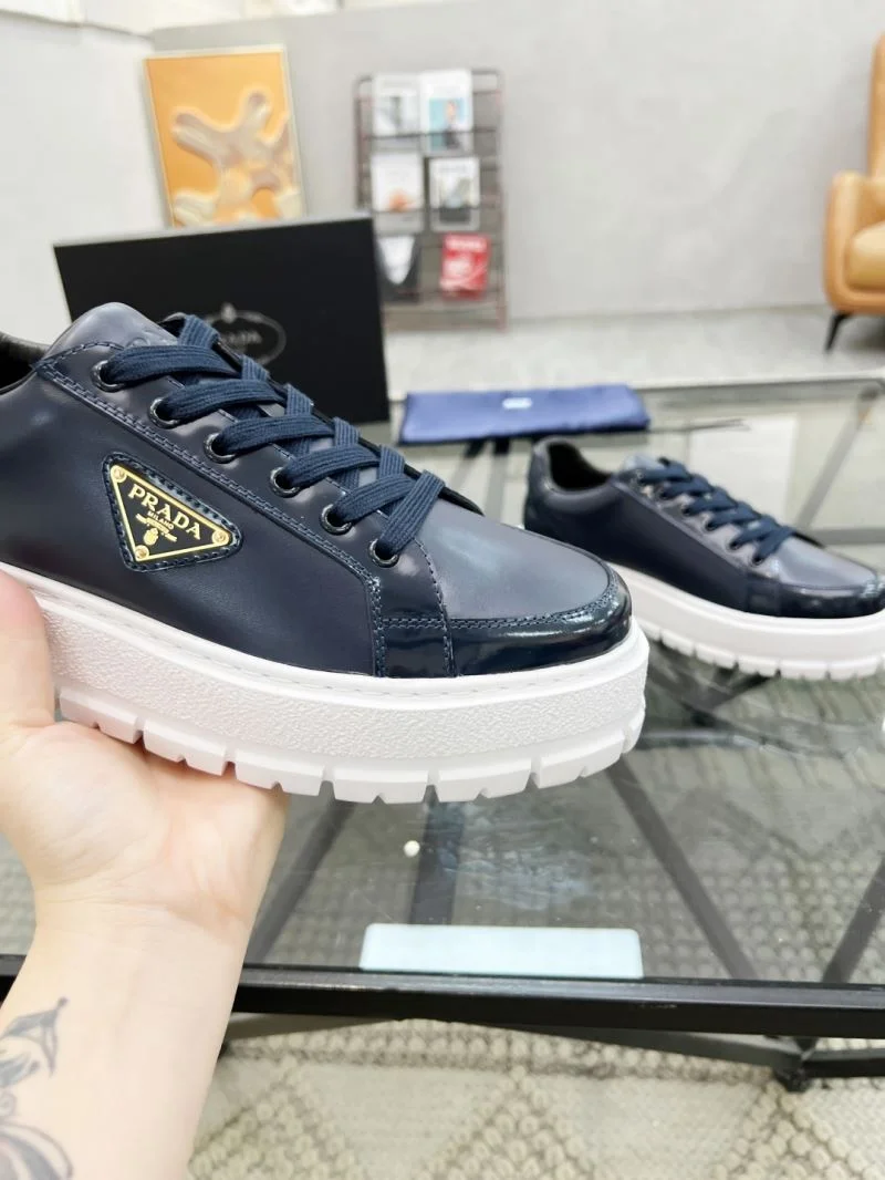 Prada Low Shoes EyeCatching 33805