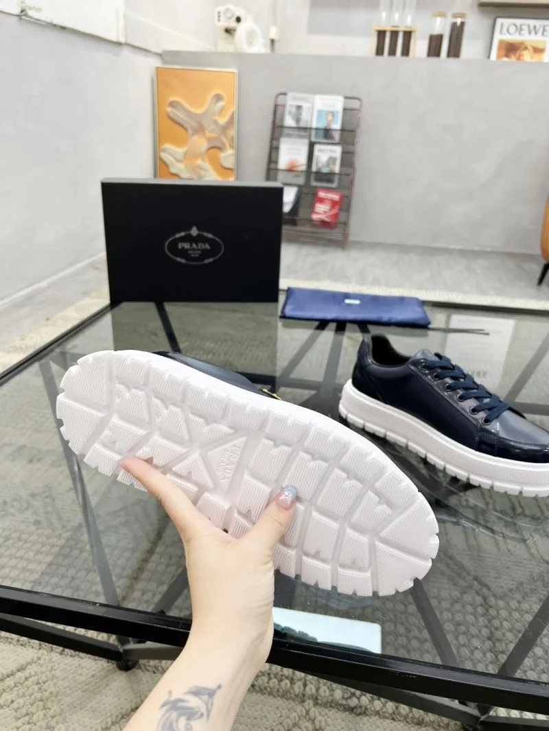 Prada Low Shoes EyeCatching 33805