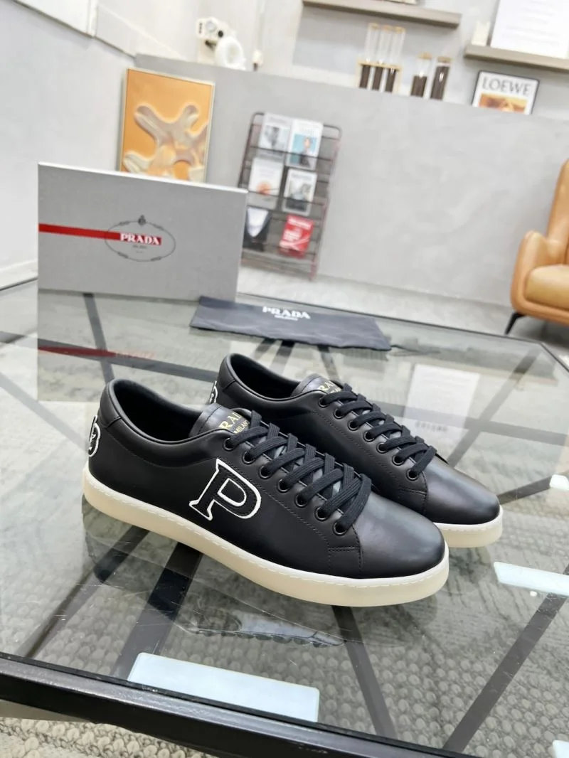 Durable Prada Low Shoes 33800