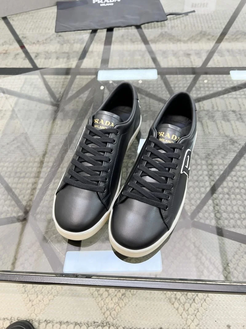 Durable Prada Low Shoes 33800