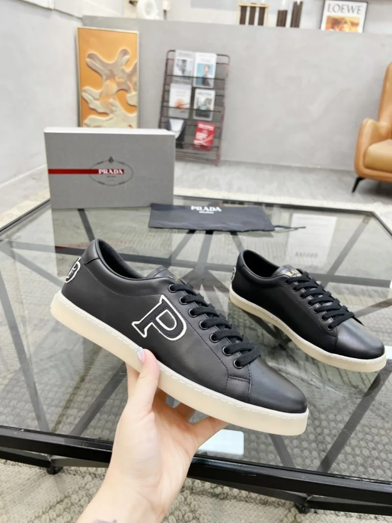 Durable Prada Low Shoes 33800