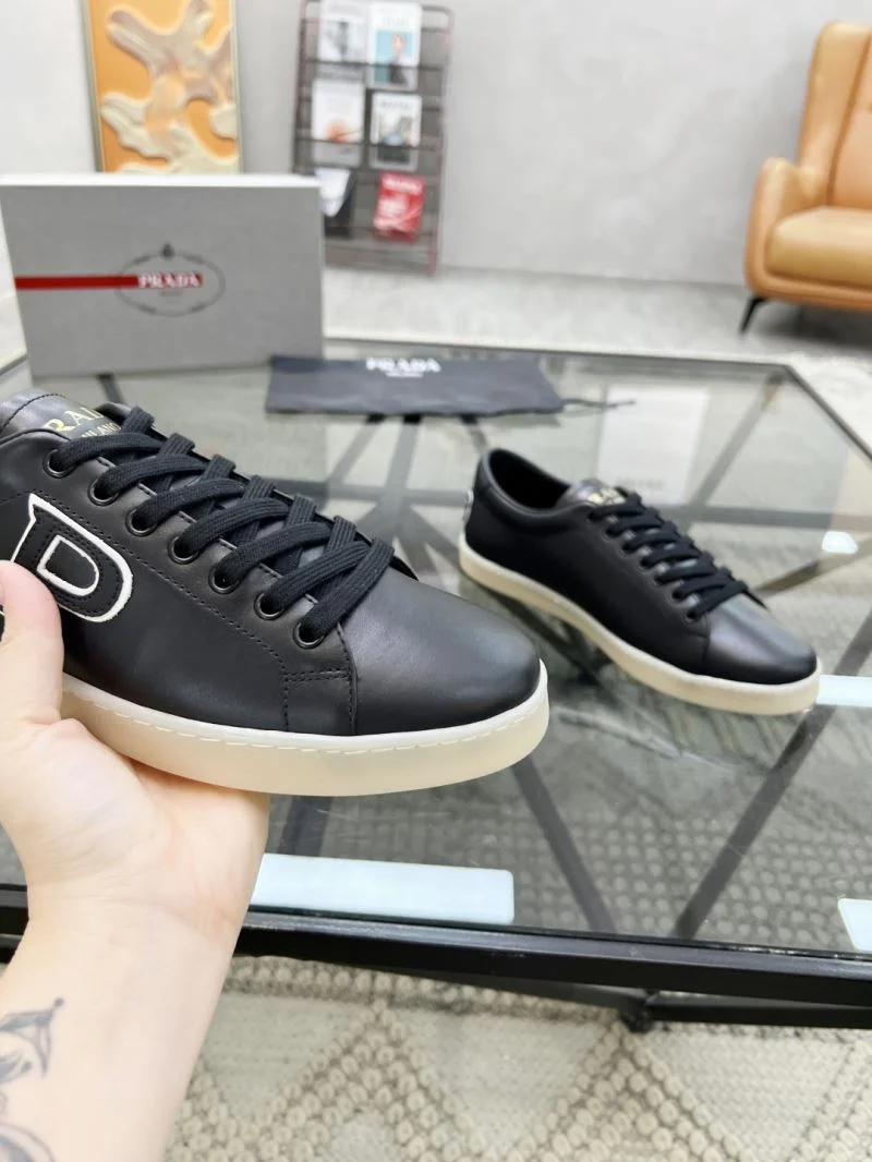 Durable Prada Low Shoes 33800