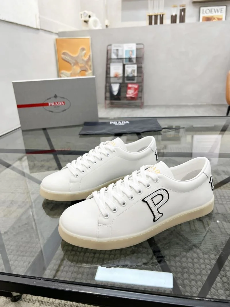 Prada Low Shoes TimelessDesign 33803