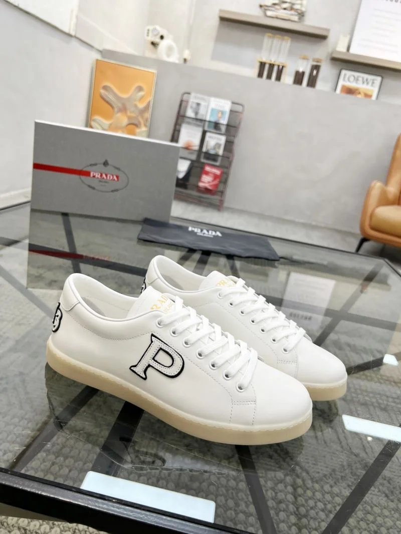 Prada Low Shoes TimelessDesign 33803