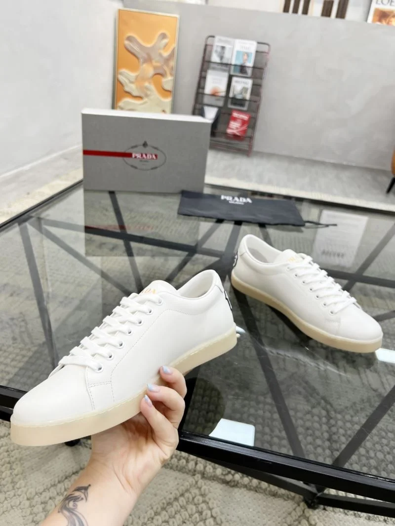 Prada Low Shoes TimelessDesign 33803