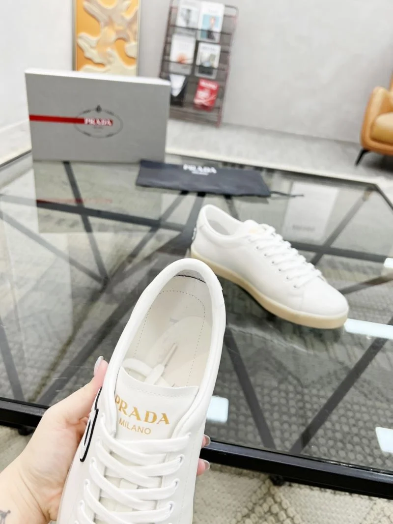 Prada Low Shoes TimelessDesign 33803