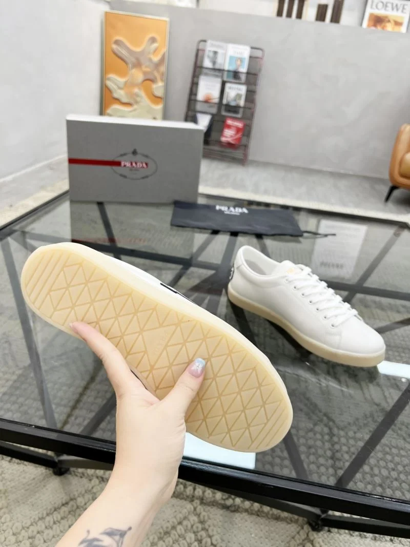 Prada Low Shoes TimelessDesign 33803