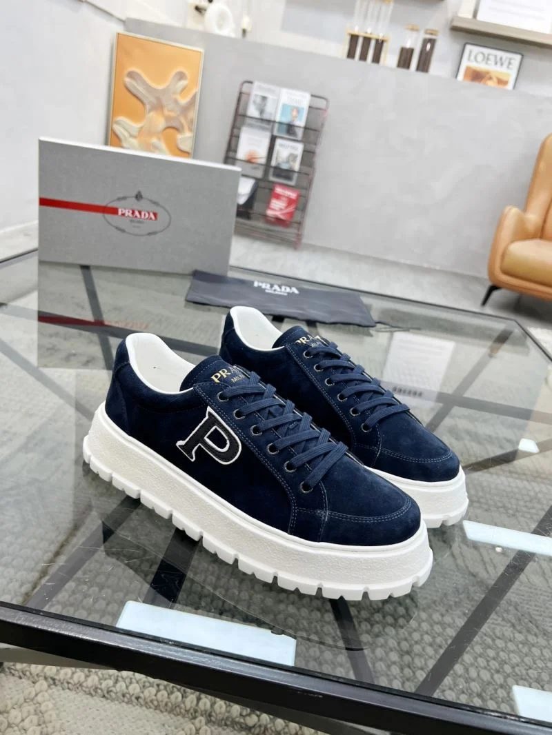 Sophisticated Prada Low Shoes 33797
