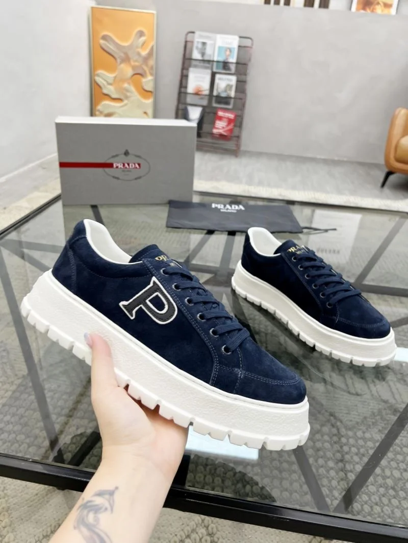 Sophisticated Prada Low Shoes 33797